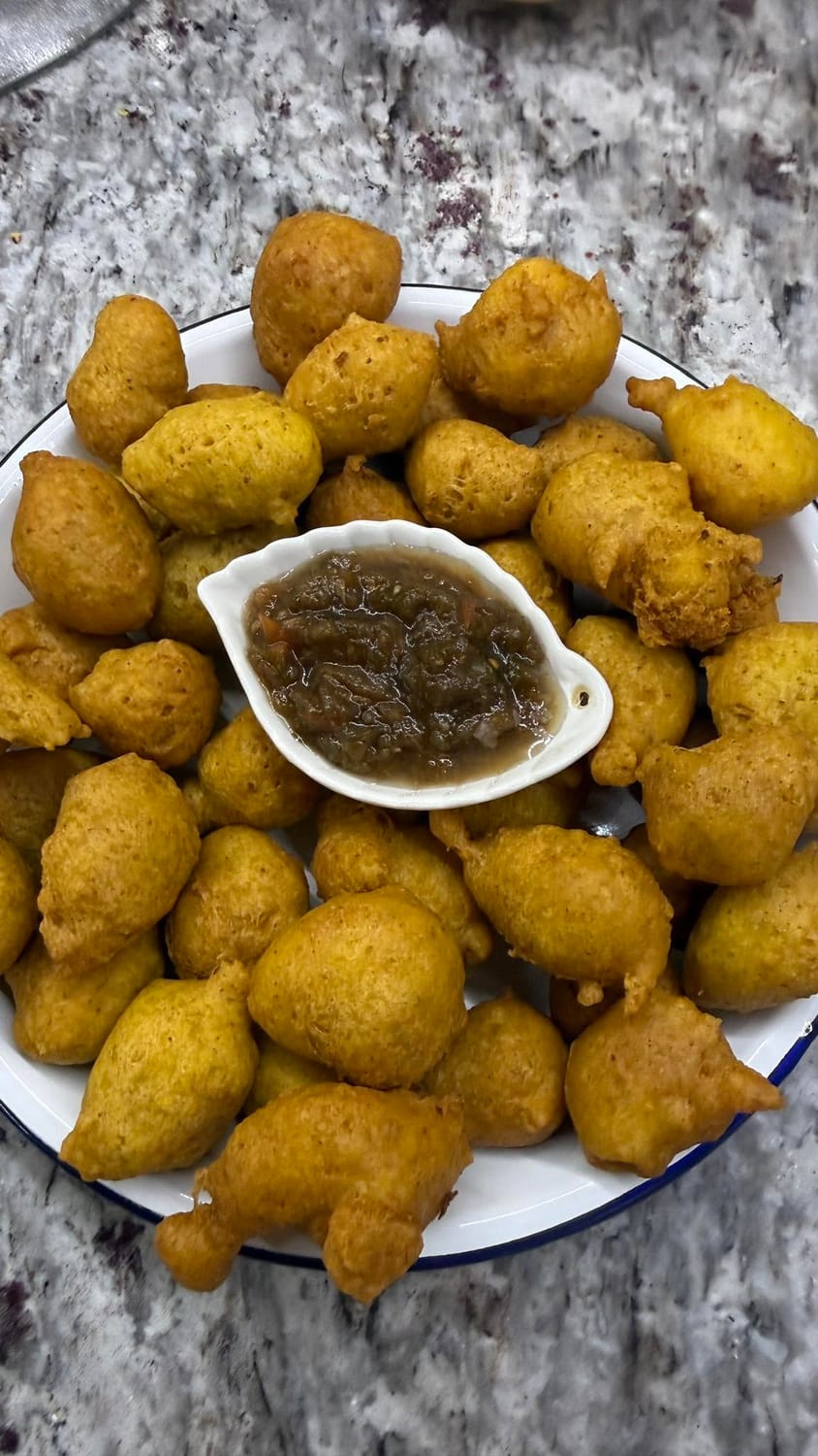Pholourie with Mango Sour